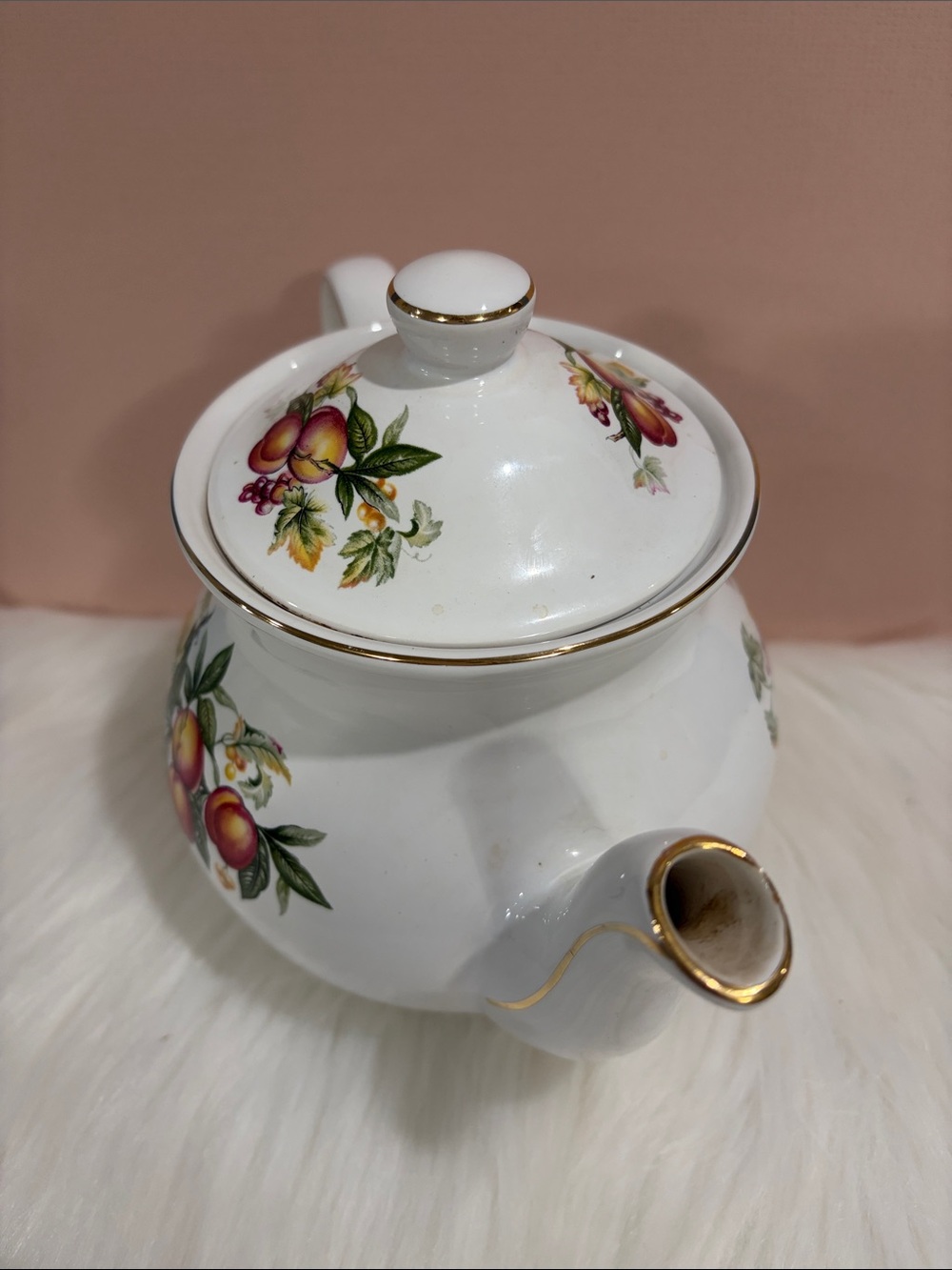 Sadler Classic White Porcelain Teapot with Fruit Motif - Picture 4 of 10